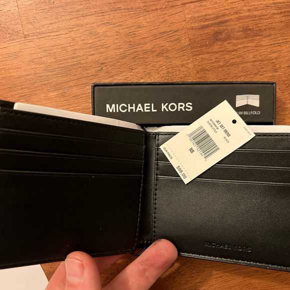 Michael kors men’s bifold wallet - Picture 3 of 4